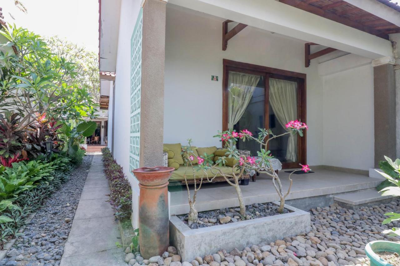 Oyo 1757 Villa Dende Labuan Labuan Lombok Exterior foto