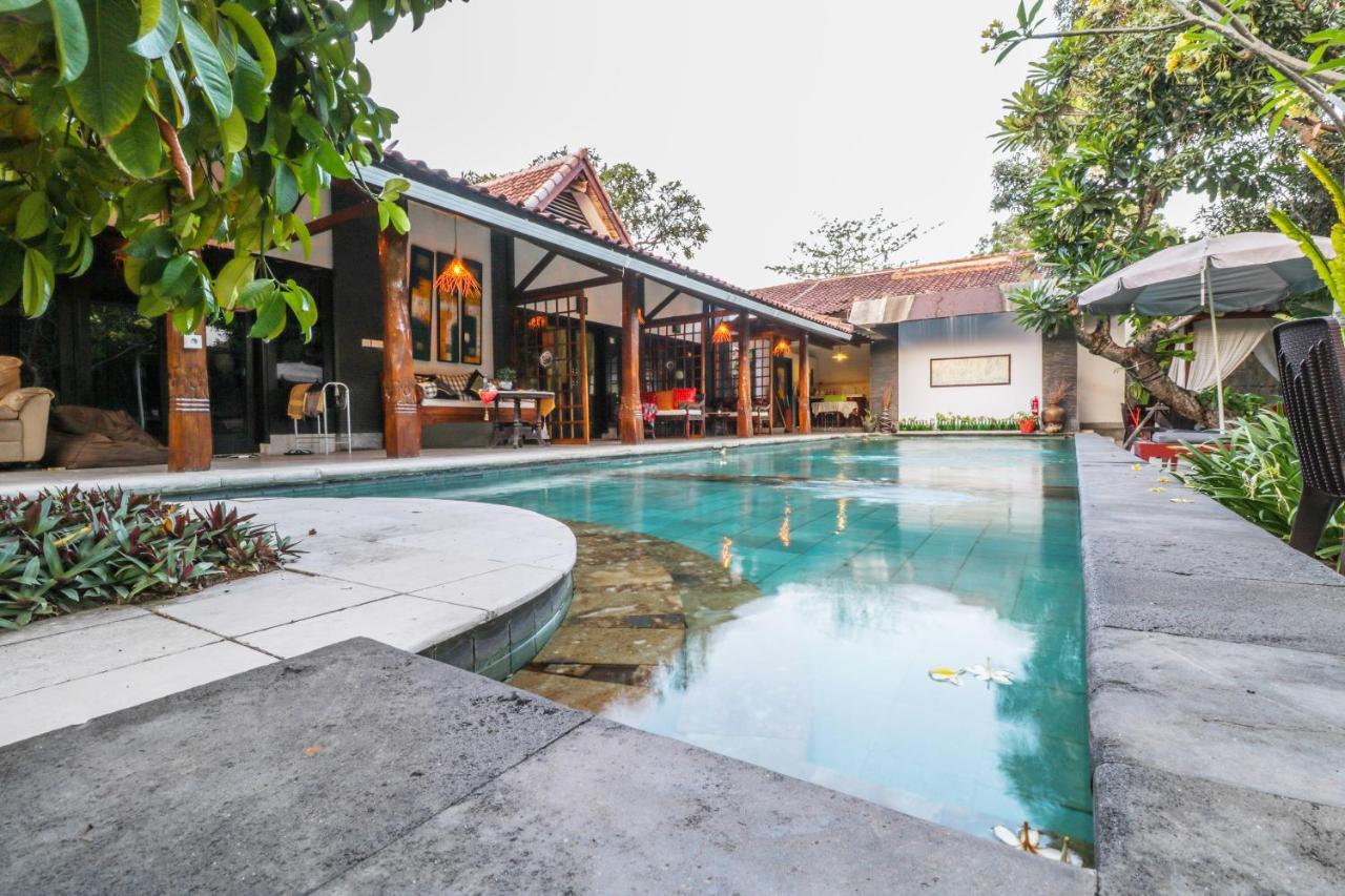 Oyo 1757 Villa Dende Labuan Labuan Lombok Exterior foto